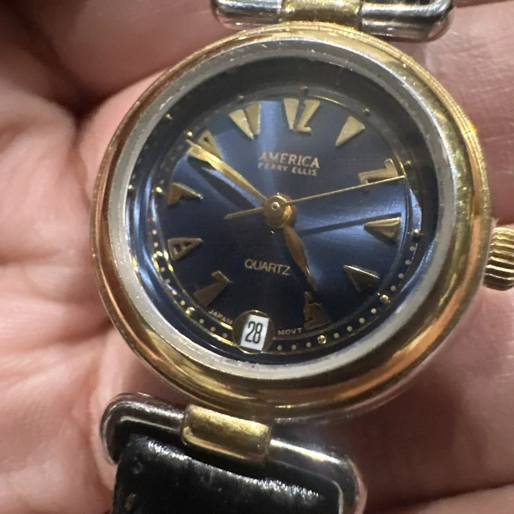 Working Vtg Ladies Perry Ellis America Watch Blue Dial Two‎ Tone Bezel 23mm 7in